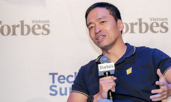 CEO VNG Lê Hồng Minh tại sự kiện công nghệ Forbes Tech Summit